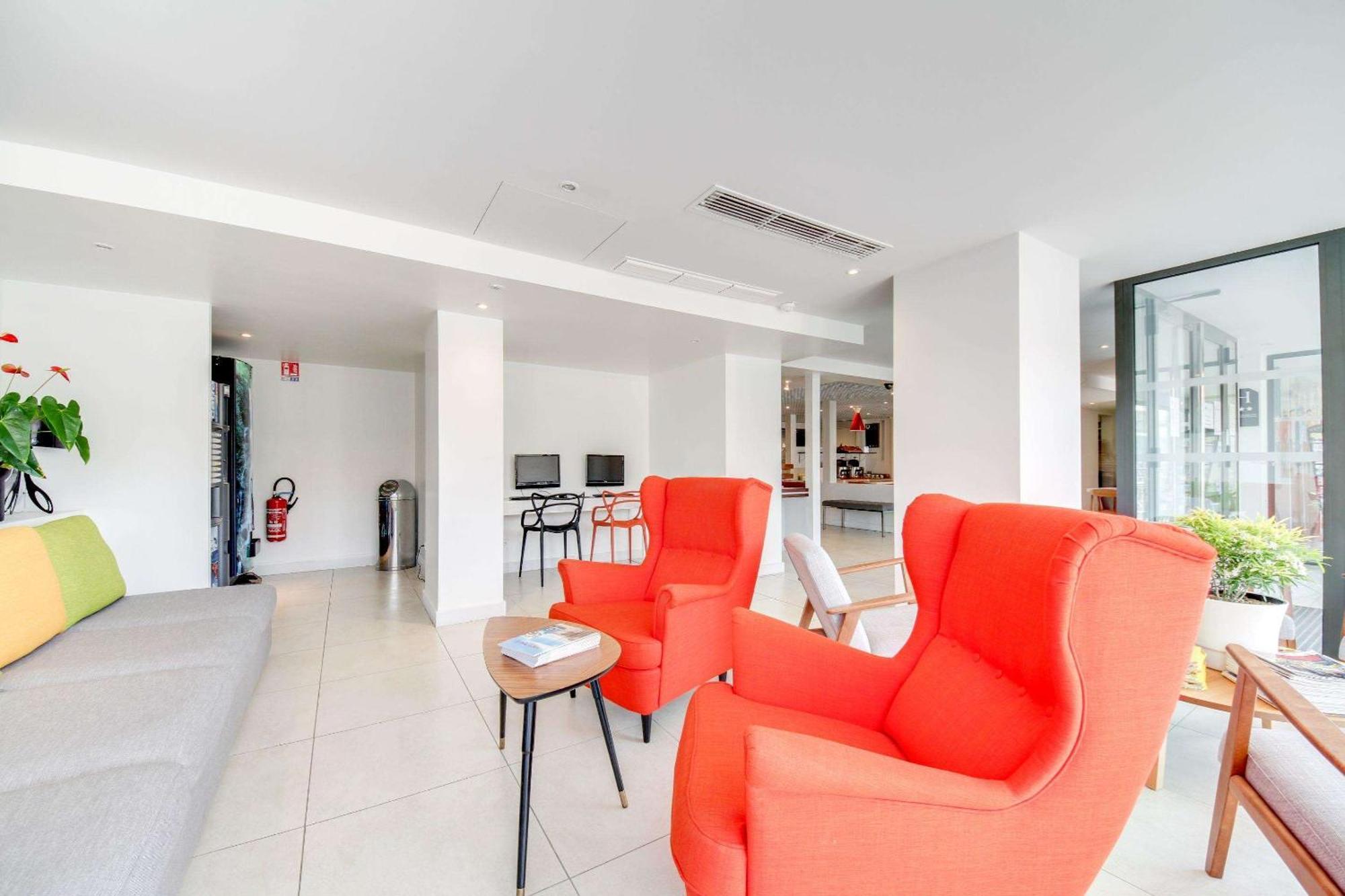 פרפיניין Brit Hotel Porte D'Espagne מראה חיצוני תמונה