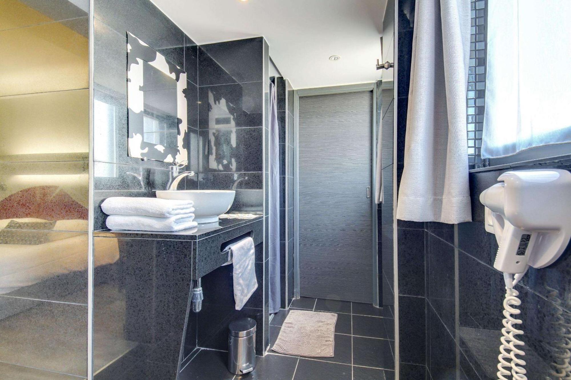 פרפיניין Brit Hotel Porte D'Espagne מראה חיצוני תמונה