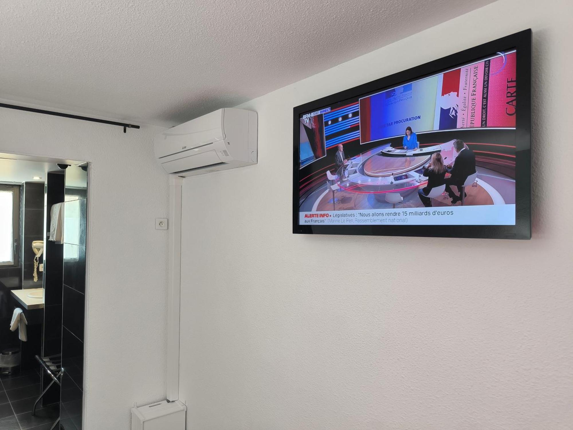 פרפיניין Brit Hotel Porte D'Espagne מראה חיצוני תמונה