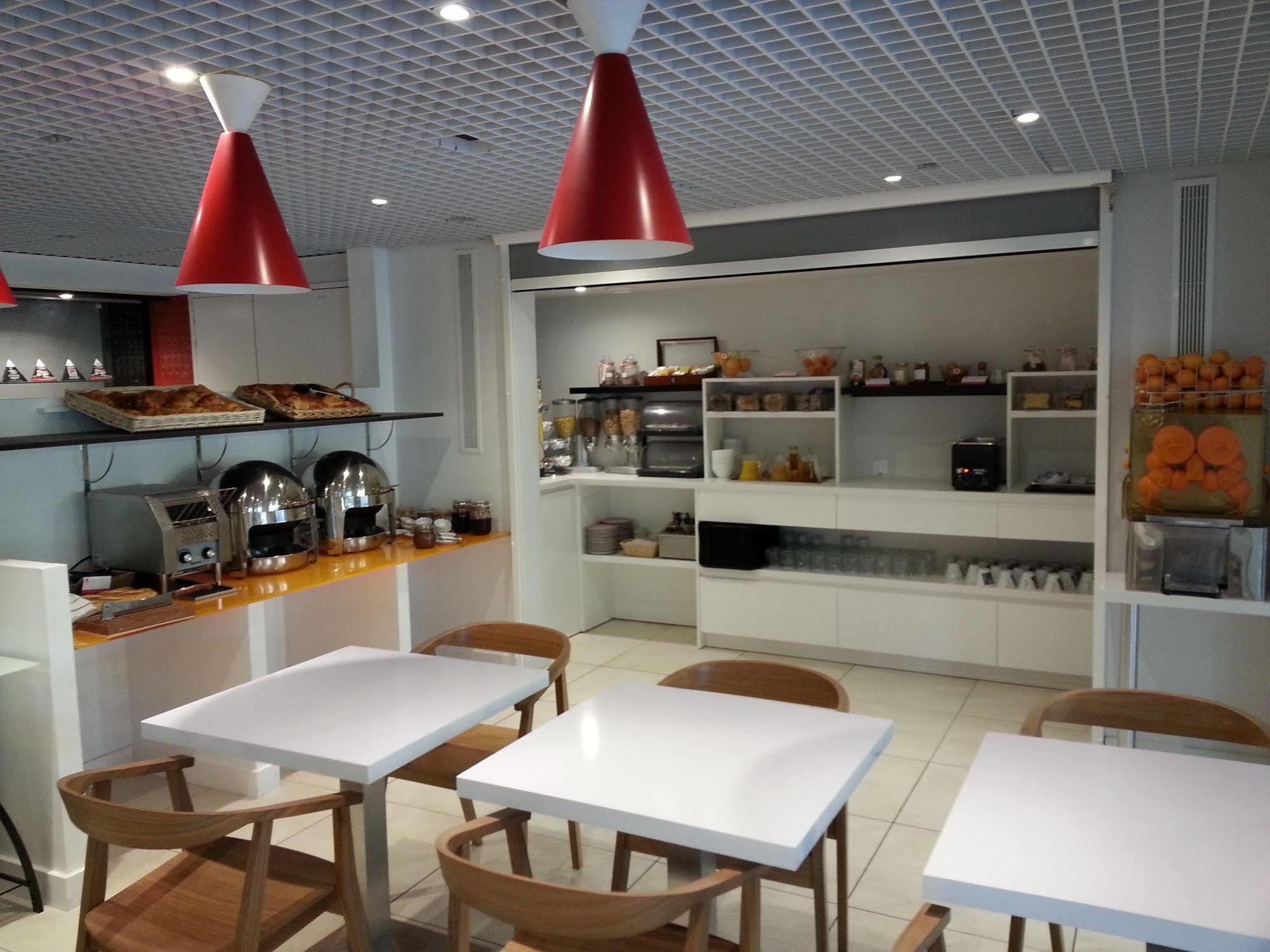 פרפיניין Brit Hotel Porte D'Espagne מראה חיצוני תמונה